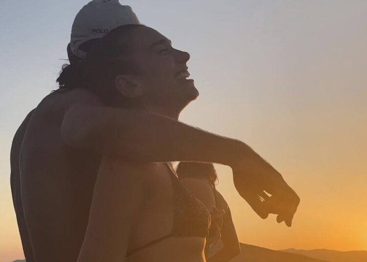 Pas pushimeve në Shqipëri, Dua Lipa zgjedh destinacionin e ri dhe “arratiset” me të dashurin!