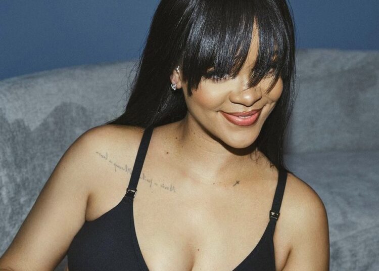 Rihanna bëhet nënë për herë të dytë, sjell në jetë një vajzë