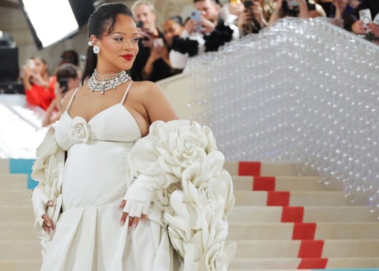 Zbulohet gjinia e bebit nr.2 të Rihannës