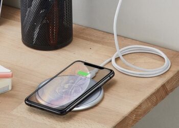 “Mos flini me telefonin pranë kur është duke u karikuar”, Apple paralajmëron përdoruesit!