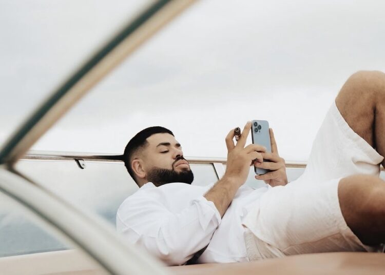 Noizy do të largohet pak nga rrjetet sociale, por rikthehet me një surprizë!