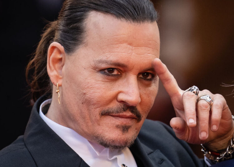 Gjendja e Johnny Depp po përkeqësohet: Abuzon me lëndët narkotike, miqtë të shqetësuar