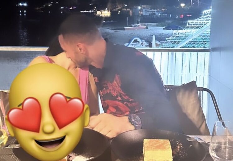 Stresi prezanton të dashurën e re në natën më speciale