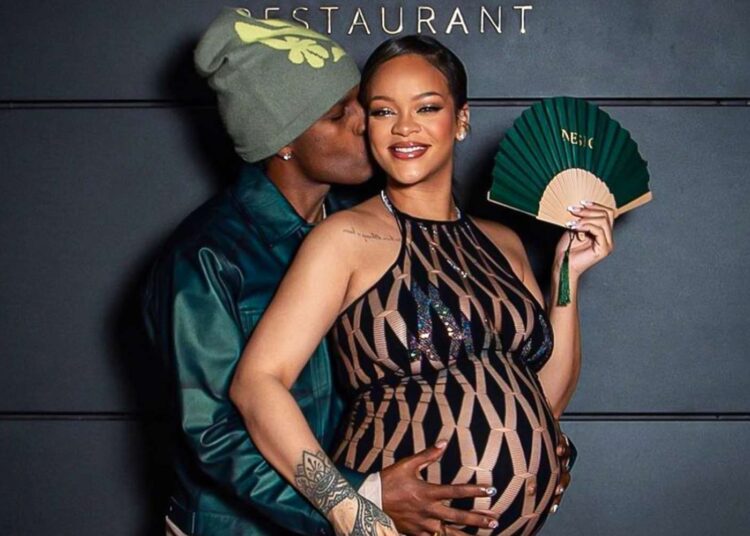 Kështu ja ka vendosur emrin Rihanna djalit të dytë