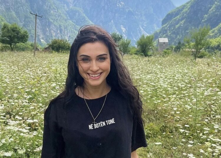 Surprizë! Dojna Mema rikthehet në një ekran të ri me një format krejtësisht ndryshe nga ai që jemi mësuar ta shohim!