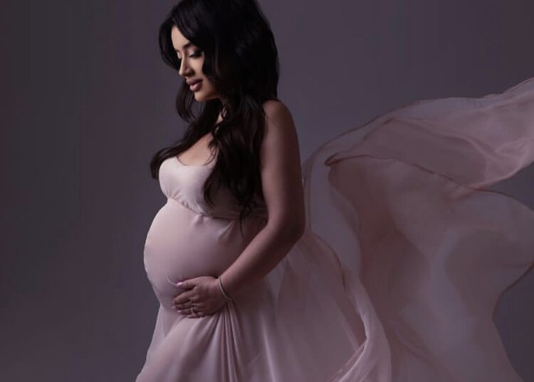 Barbana Dini bëhet nënë për herë të parë, vjen në jetë Ergola Ergi!