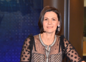 Humbi betejën me kancerin e gjirit, ndahet nga jeta gazetarja e njohur e Zërit të Amerikës, Rudina Dervishi!