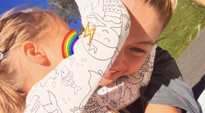 Gigi Hadid feston ditëlindjen e vajzës me fotot më të ëmbla