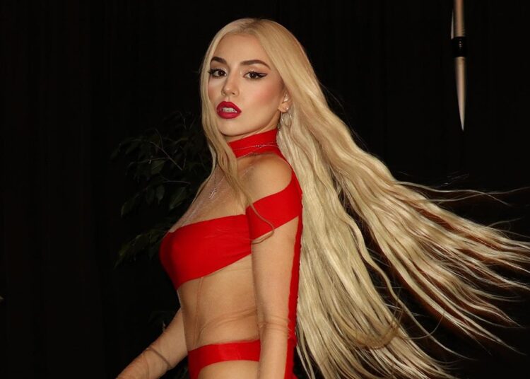 Ava Max zbulon se gjyshi i ka lindur në Francë dhe i bëri lëmsh fansat shqiptarë!