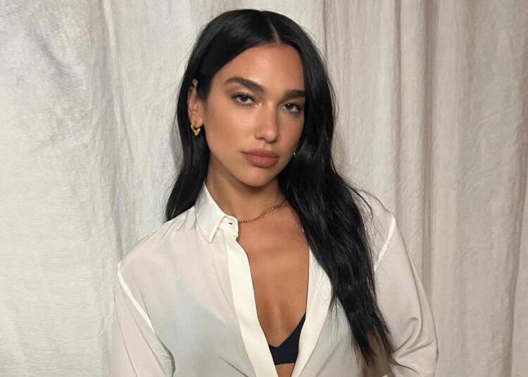 Dua Lipa u rikthye me një ndryshim në pamje dhe një pyetje për të gjithë
