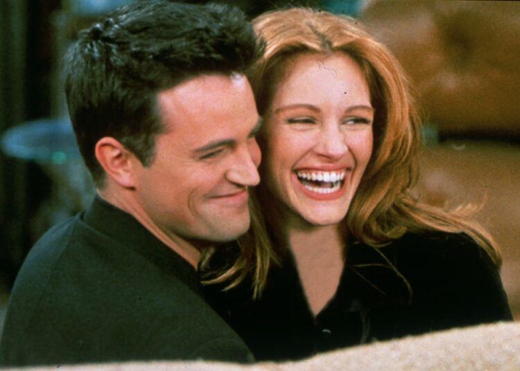 U nda nga jeta në ditëlindjen e saj, historia e dashurisë së Matthew Perry dhe Julia Roberts