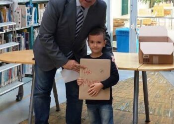 Ende pa nisur klasën e parë, 5-vjeçari shqiptar në Itali lexon 125 libra dhe shpallet “Lexuesi i vitit”!