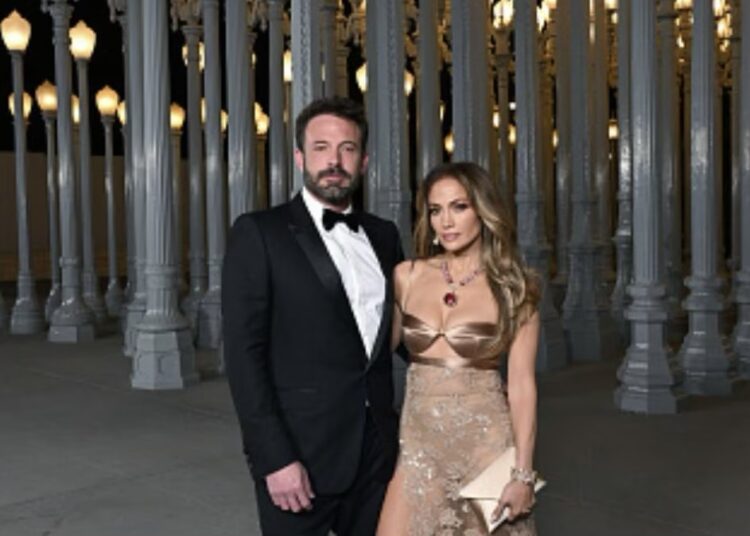 Me 24 tualete dhe 80 vende parkimi, brenda rezidencës 60 milionë dollarëshe të Bennifer!