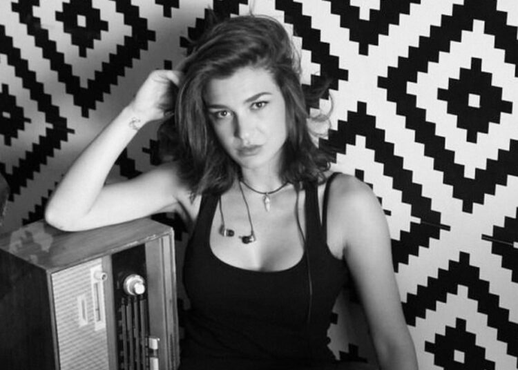 “Nuk ishte ikje e natyrshme”, Elsa Lila flet për humbjen e së ëmës 26 vjet më parë!