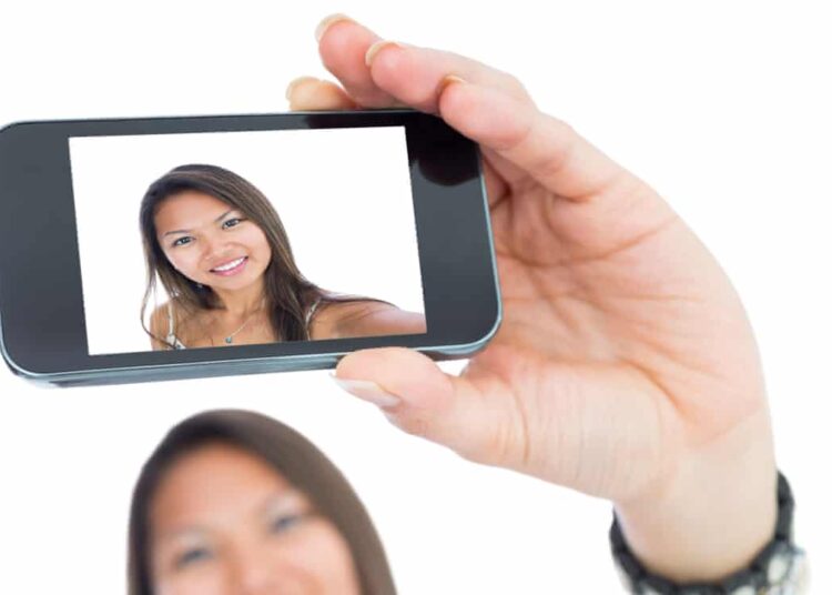 S’ka më CV, rrjeti i njohur i hoteleve ka një kërkesë tjetër për aplikimet për punë: Dërgoni video TikTok-u!