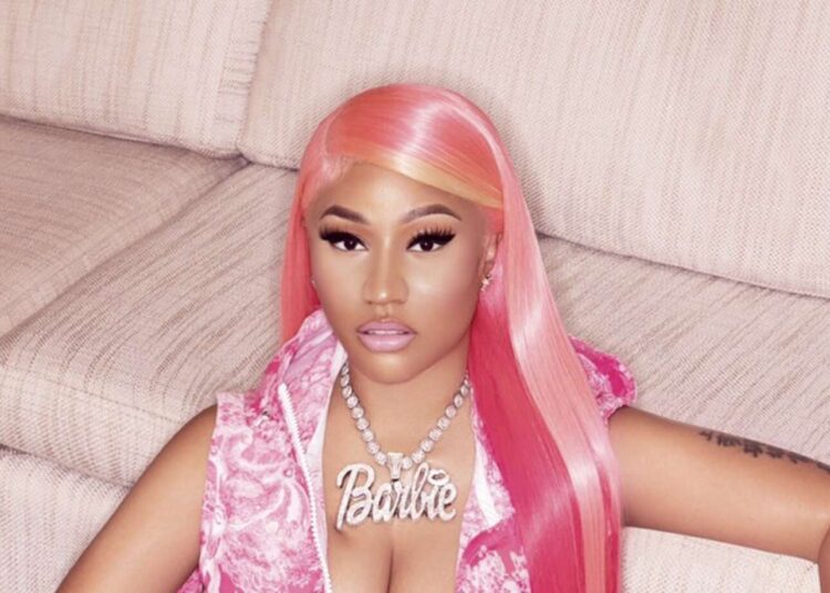 Nicki Minaj pendohet për operacionet plastike: Isha mirë ashtu siç isha