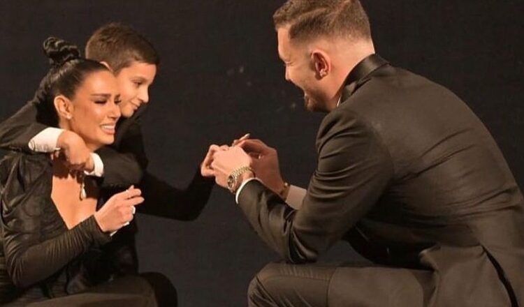 Unazën e propozimit të Donaldit për Borën e paska zgjedhur Romeo!