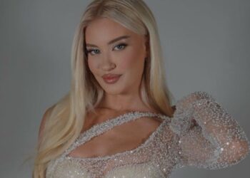 Dea Mishel qenka në Paris me partnerin dhe një foto i nxori zbuluar!