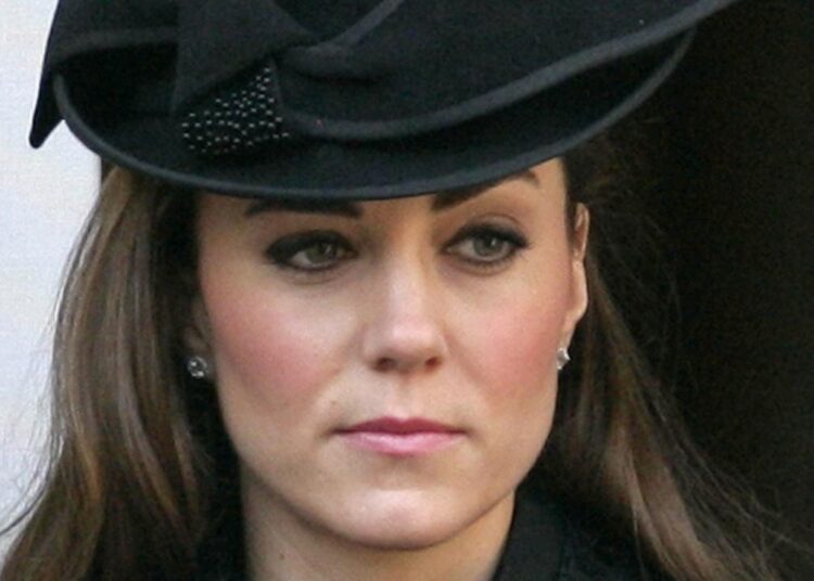 Kate Middleton del nga spitali pas operacionit, Pallati Mbretëror jep detaje mbi gjendjen e saj