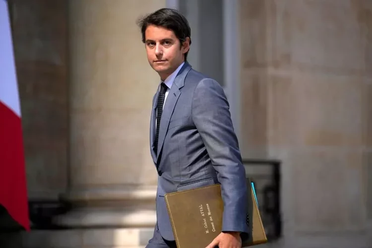 Më i riu në moshë dhe i pari homoseksual në historinë e vendit, emërohet kryeministri i ri i Francës!