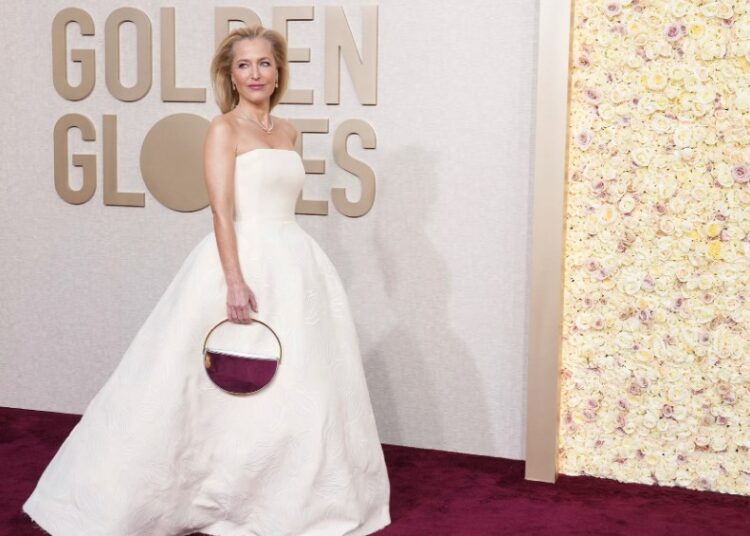 Pse ky fustan shokoi të gjithë në tapetin e kuq të Golden Globes