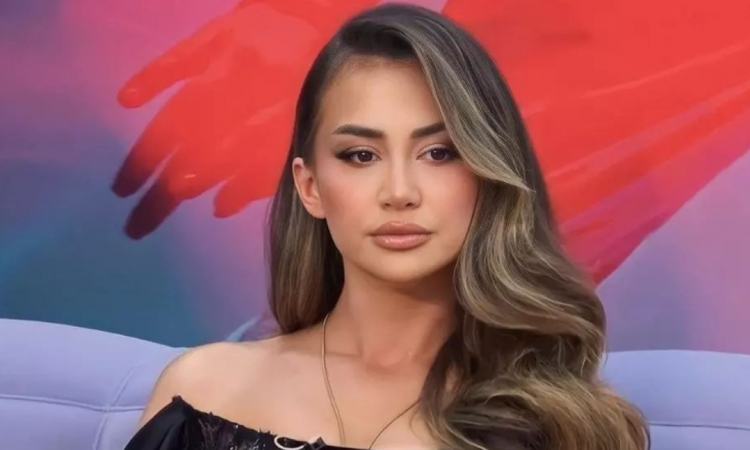 U dashurua, u martua dhe pret të bëhet nënë, emocionet e Kiarës për vitin që lamë pas!