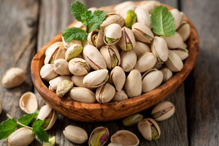 Sot Dita Botërore e Fëstëkut, ja disa fakte që nuk i dinit për stikat!