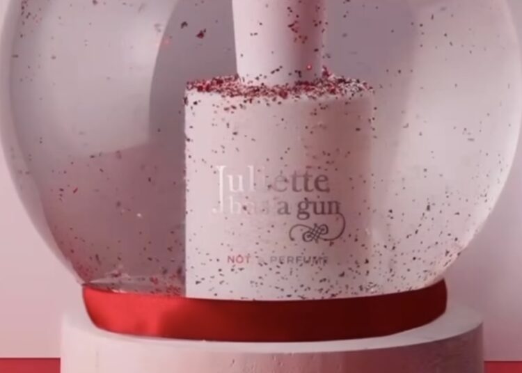 14 fragranca për 14 shkurtin. Ja çfarë t’i dhuroni njeriut të zemrës!