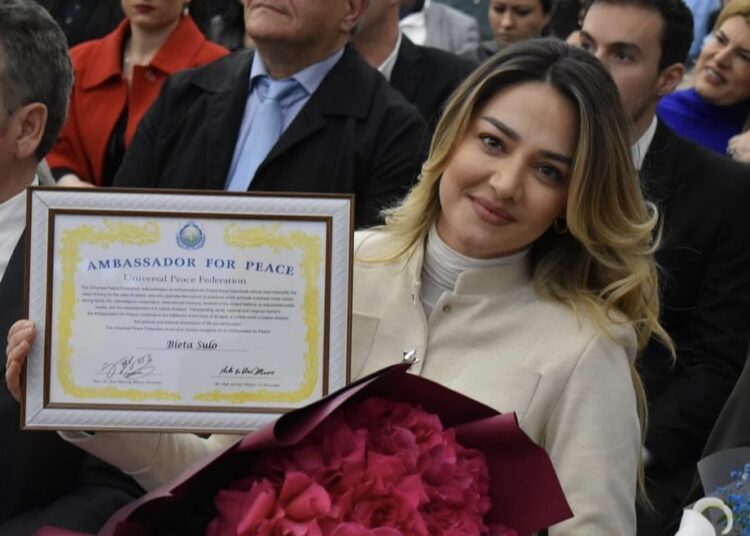 Bieta Sulo vlerësohet me çmimin “Ambasadore e Paqes”!