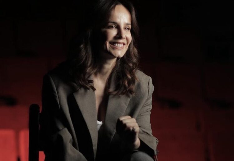 Përgjigjja fine e Mira Kazhanit kur i thonë se të tjerët po bëjnë me vrap podcast pas saj!