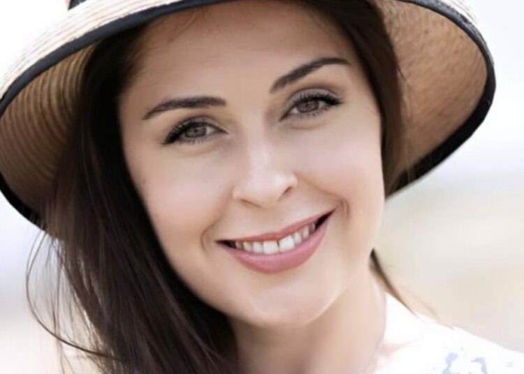 Këtë 8 Mars, të gjitha përqafimet shkojnë për Elia Zaharian!