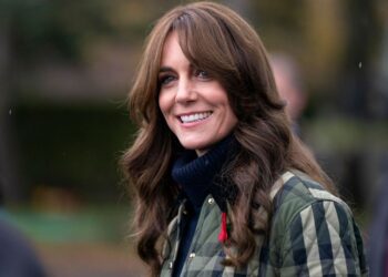 “Ka punuar nga shtëpia”, Pallati Mbretëror nuk i ndal më lajmet për Kate Middleton!