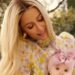Paris Hilton prezanton për herë të parë të bijën!