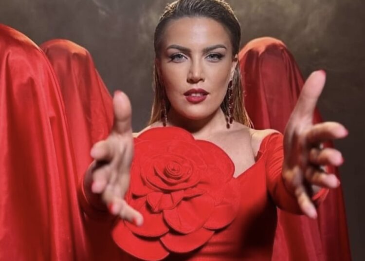 Dasmë në horizont? Deshi-s’deshi, Era Rusi foli si rrallëherë për partnerin!