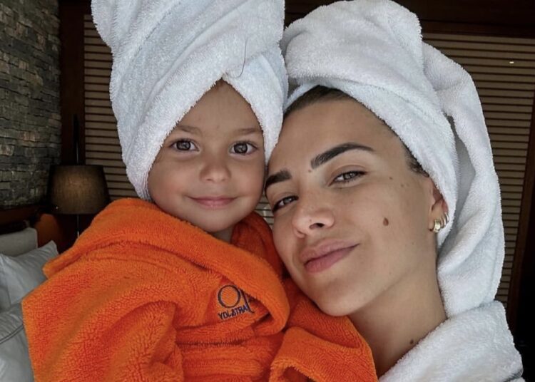 Jo vetëm Sarën, tani do të shohim dhe Poin si aktore!