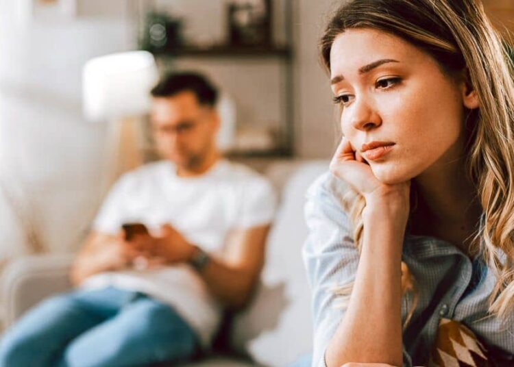 Nëse partneri ju thotë një nga këto fjali, jepi duart!