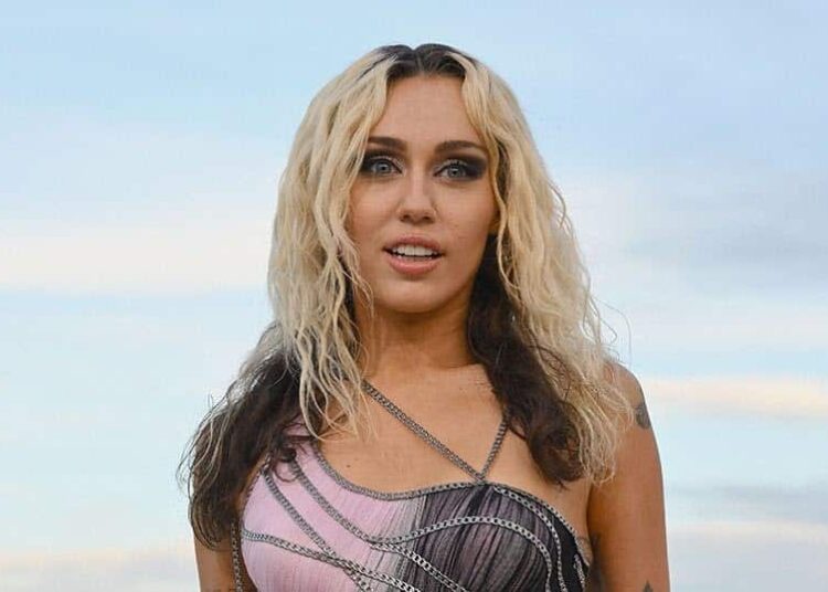 Miley Cyrus e bën të qartë: Jam 31 vjeç dhe nuk jam gati të kem fëmijë!