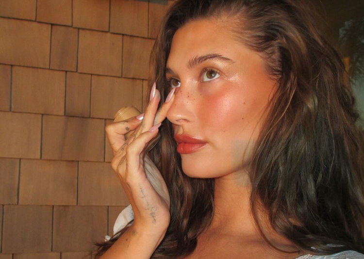 Trendi i makeup-it këtë verë quhet “Aperol Spritz”