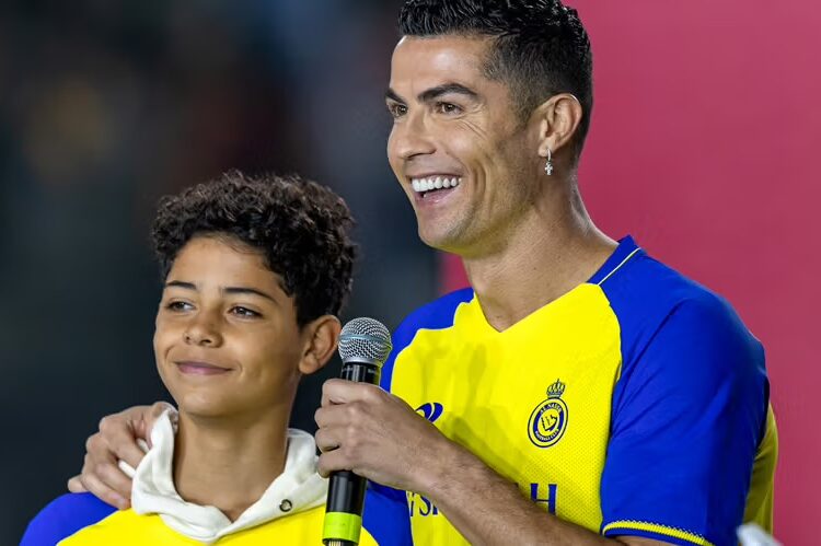 “Harxhon 35 mijë euro në javë”, Cristiano Ronaldo ankohet për shpenzimet e të birit 14-vjeçar!