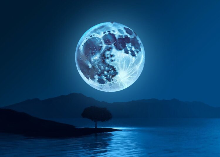 Fuqia e Hënës Blu të gushtit, këto 4 shenja horoskopi do përjetojnë ndryshime të mëdha!