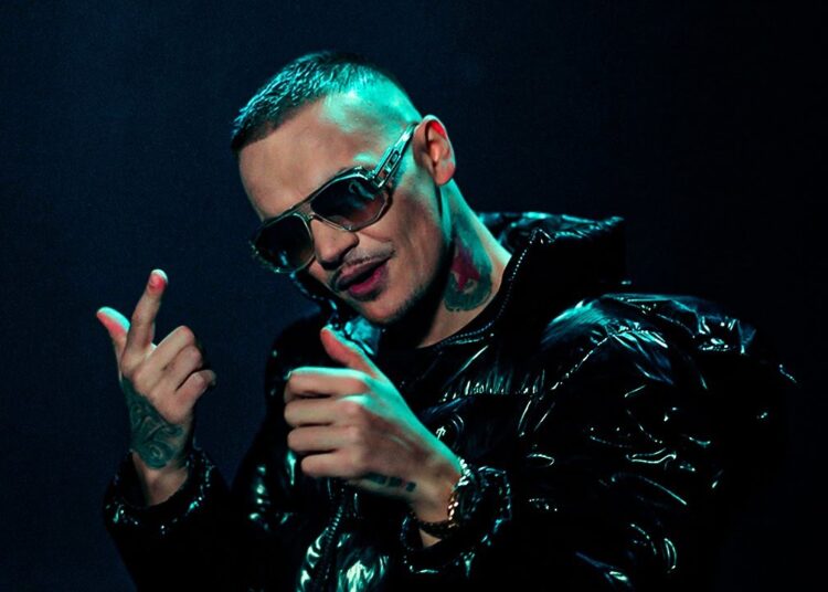 Mes aludimeve për rikthim me ish-in, reperi i njohur do të bëhet baba për herë të parë!