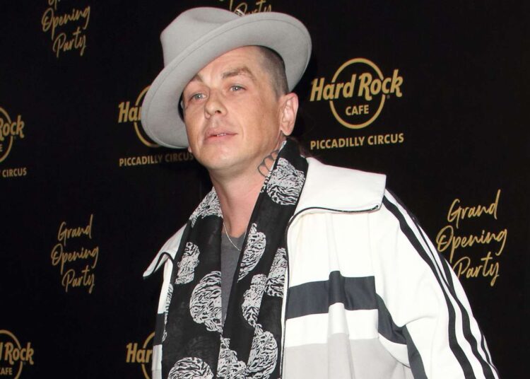 Pësoi djegie të rënda në fytyrë, DJ i njohur përfundon në spital!