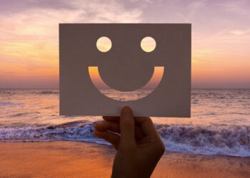 Si të gjeni lumturinë pasi jeni lënduar (7 hapa)