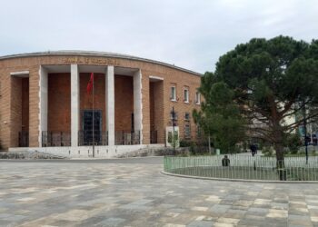 Reagimi i Bankës së Shqipërisë ndaj kredive të këqija: A është zgjidhje kufizimi i kredhidhënies?