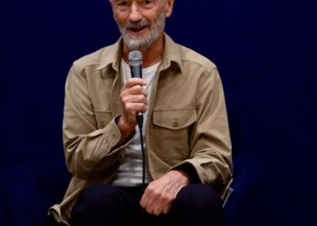 Angjelin Prejlocaj me një “Liqen Mjellmash” të pazakontë, nis sot Festivalin e Tiranës