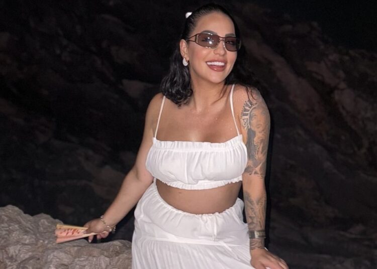 U “kryqëzua” në rrjet për shtimin në peshë, mesazhi i Mikelës: Shtatzënia është bekim, jo faj!