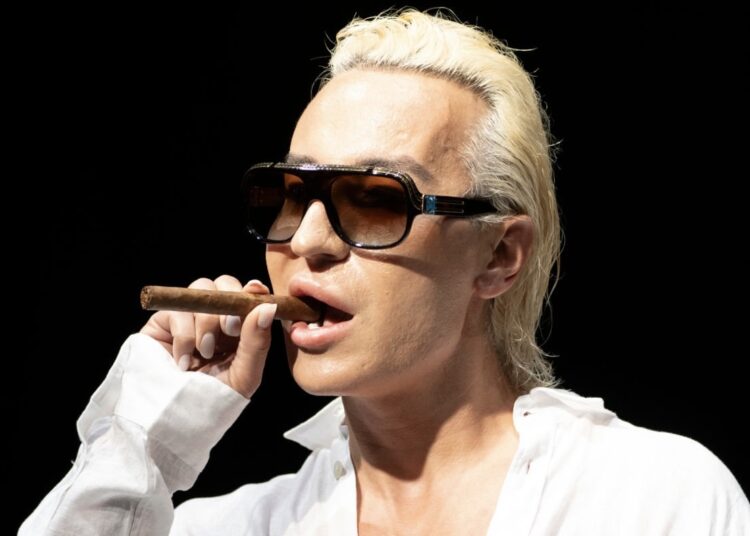 Shkëlqeu në “Tokyo Fashion Week”, tashmë dyert e modës i hap Elton Ilirjani!