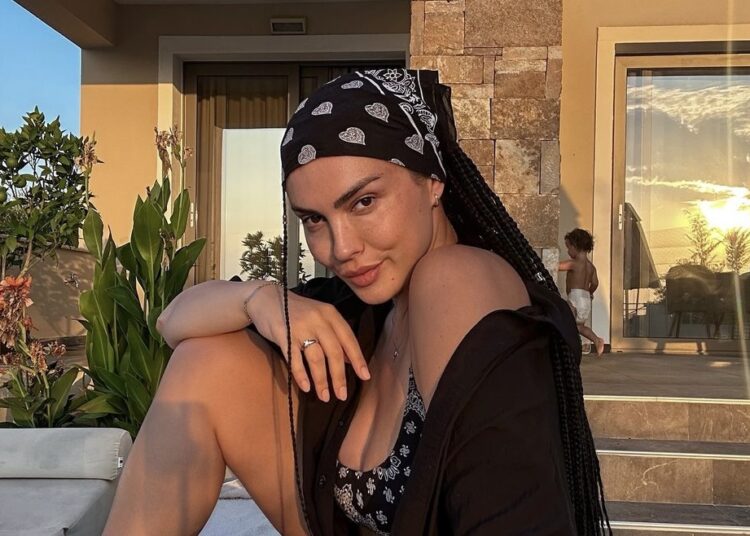 “5 moderatorë për metër katror”, paska një arsye pse Einxhel nuk rikthehet në ekran!