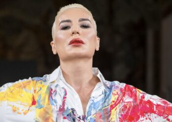 Milano Fashion Week/ Elton Ilirjani nuk ndalet, shkëlqen në një tjetër pasarelë!