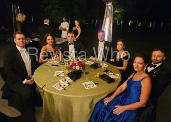 Blerta shfaqet për herë të parë krah Princ Lekës në një event publik. Fotot nga SHBA